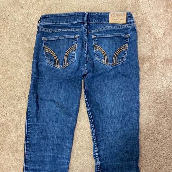 Hollister Relaxed Washed Skinny Denim Jeans - Picture 9 of 12